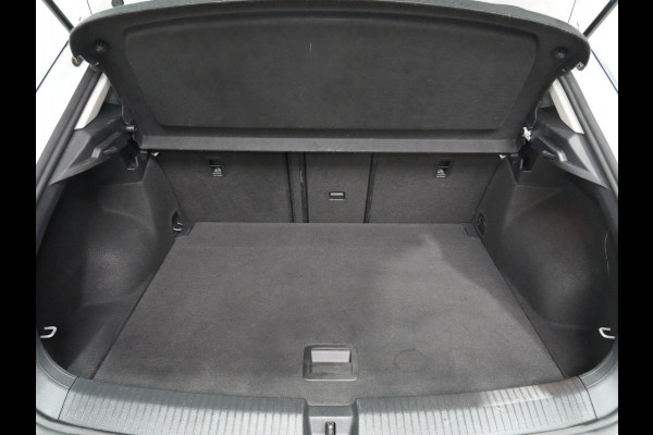 Volkswagen T-Roc 1.0 TSI Style | Trekhaak | Panorama | Full-LED | Navi