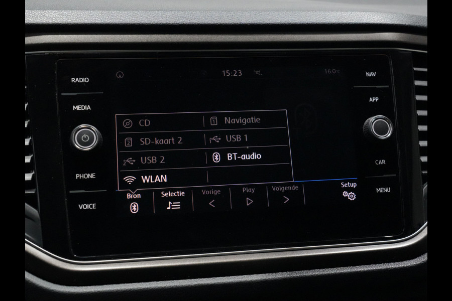 Volkswagen T-Roc 1.0 TSI Style | Trekhaak | Panorama | Full-LED | Navi
