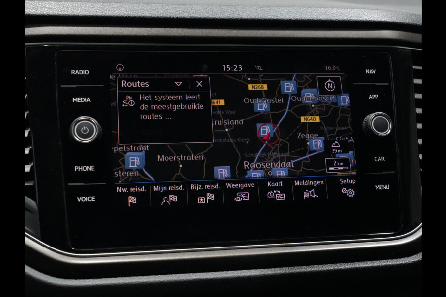 Volkswagen T-Roc 1.0 TSI Style | Trekhaak | Panorama | Full-LED | Navi