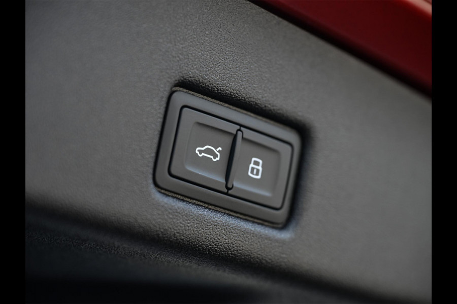 Audi Q5 Sportback 2.0 TFSI e-hybrid quattro S edition Competition Luchtvering | Head-up | 360 Camera | B&O | Massage | Stoelventilatie | Stoelverwarming V+A | Trekhaak | Ambiance Interieur