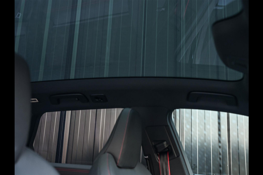 Audi A6 Avant 3.0 TFSI 368PK Quattro S-Edition Panoramadak | Luchtvering | Head-up display | 6-cilinder | Stoelgeheugen | 4-Wiel besturing | Tech Pro | Adaptive cruise control | B&O audio | S-stoelen | Ambiance verlichting | Carbon inleg | Styling kit | 4-Zone climate