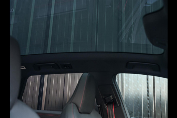 Audi A6 Avant 3.0 TFSI 368PK Quattro S-Edition Panoramadak | Luchtvering | Head-up display | 6-cilinder | Stoelgeheugen | 4-Wiel besturing | Tech Pro | Adaptive cruise control | B&O audio | S-stoelen | Ambiance verlichting | Carbon inleg | Styling kit | 4-Zone climate