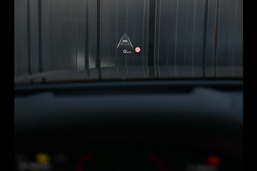 Audi A6 Avant 3.0 TFSI 368PK Quattro S-Edition Panoramadak | Luchtvering | Head-up display | 6-cilinder | Stoelgeheugen | 4-Wiel besturing | Tech Pro | Adaptive cruise control | B&O audio | S-stoelen | Ambiance verlichting | Carbon inleg | Styling kit | 4-Zone climate
