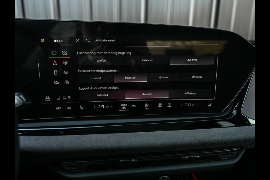 Audi A6 Avant 3.0 TFSI 368PK Quattro S-Edition Panoramadak | Luchtvering | Head-up display | 6-cilinder | Stoelgeheugen | 4-Wiel besturing | Tech Pro | Adaptive cruise control | B&O audio | S-stoelen | Ambiance verlichting | Carbon inleg | Styling kit | 4-Zone climate