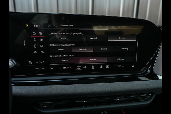 Audi A6 Avant 3.0 TFSI 368PK Quattro S-Edition Panoramadak | Luchtvering | Head-up display | 6-cilinder | Stoelgeheugen | 4-Wiel besturing | Tech Pro | Adaptive cruise control | B&O audio | S-stoelen | Ambiance verlichting | Carbon inleg | Styling kit | 4-Zone climate