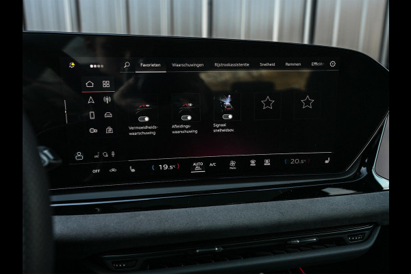 Audi A6 Avant 3.0 TFSI 368PK Quattro S-Edition Panoramadak | Luchtvering | Head-up display | 6-cilinder | Stoelgeheugen | 4-Wiel besturing | Tech Pro | Adaptive cruise control | B&O audio | S-stoelen | Ambiance verlichting | Carbon inleg | Styling kit | 4-Zone climate