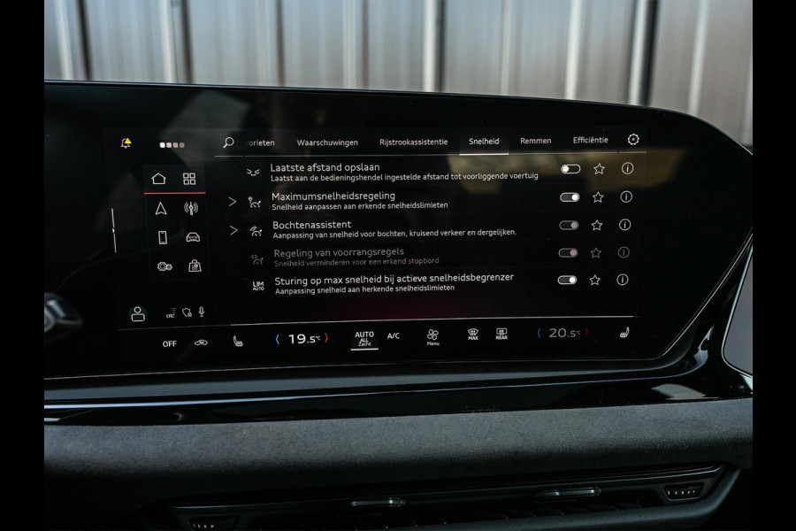 Audi A6 Avant 3.0 TFSI 368PK Quattro S-Edition Panoramadak | Luchtvering | Head-up display | 6-cilinder | Stoelgeheugen | 4-Wiel besturing | Tech Pro | Adaptive cruise control | B&O audio | S-stoelen | Ambiance verlichting | Carbon inleg | Styling kit | 4-Zone climate