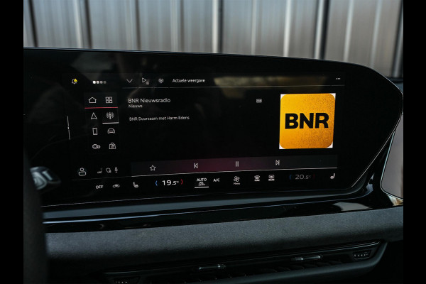 Audi A6 Avant 3.0 TFSI 368PK Quattro S-Edition Panoramadak | Luchtvering | Head-up display | 6-cilinder | Stoelgeheugen | 4-Wiel besturing | Tech Pro | Adaptive cruise control | B&O audio | S-stoelen | Ambiance verlichting | Carbon inleg | Styling kit | 4-Zone climate