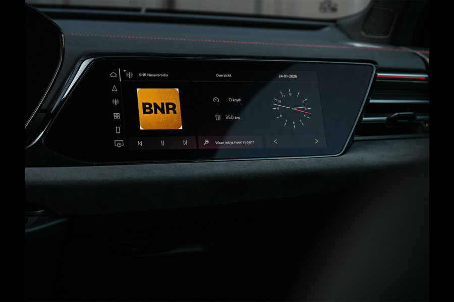 Audi A6 Avant 3.0 TFSI 368PK Quattro S-Edition Panoramadak | Luchtvering | Head-up display | 6-cilinder | Stoelgeheugen | 4-Wiel besturing | Tech Pro | Adaptive cruise control | B&O audio | S-stoelen | Ambiance verlichting | Carbon inleg | Styling kit | 4-Zone climate