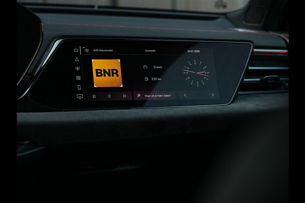 Audi A6 Avant 3.0 TFSI 368PK Quattro S-Edition Panoramadak | Luchtvering | Head-up display | 6-cilinder | Stoelgeheugen | 4-Wiel besturing | Tech Pro | Adaptive cruise control | B&O audio | S-stoelen | Ambiance verlichting | Carbon inleg | Styling kit | 4-Zone climate
