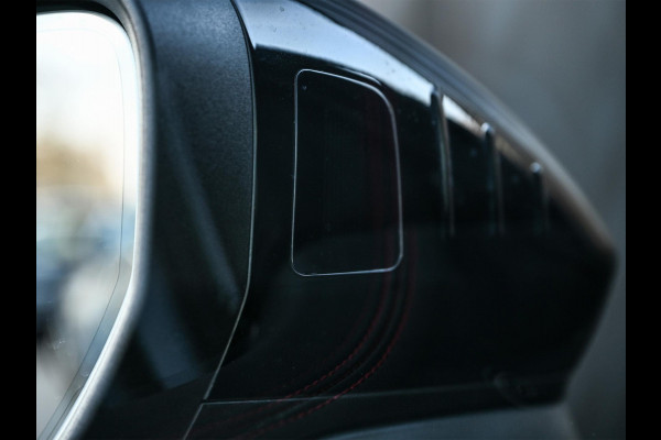 Audi A6 Avant 3.0 TFSI 368PK Quattro S-Edition Panoramadak | Luchtvering | Head-up display | 6-cilinder | Stoelgeheugen | 4-Wiel besturing | Tech Pro | Adaptive cruise control | B&O audio | S-stoelen | Ambiance verlichting | Carbon inleg | Styling kit | 4-Zone climate