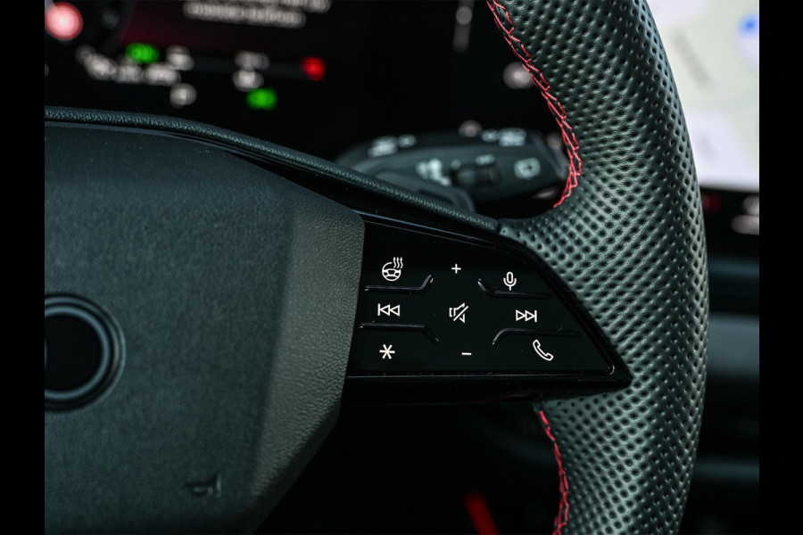 Audi A6 Avant 3.0 TFSI 368PK Quattro S-Edition Panoramadak | Luchtvering | Head-up display | 6-cilinder | Stoelgeheugen | 4-Wiel besturing | Tech Pro | Adaptive cruise control | B&O audio | S-stoelen | Ambiance verlichting | Carbon inleg | Styling kit | 4-Zone climate