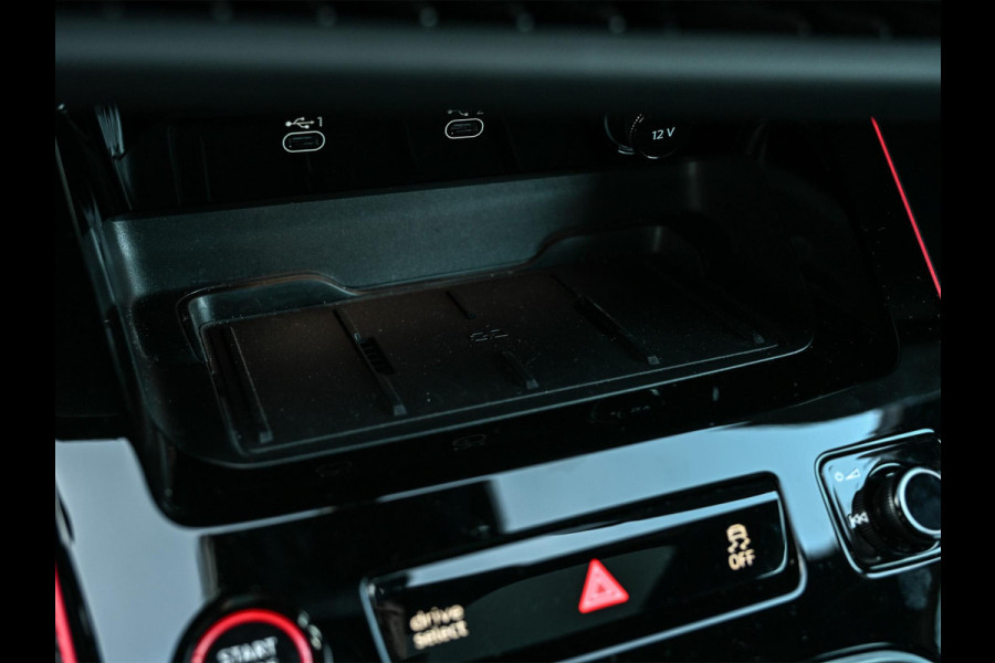 Audi A6 Avant 3.0 TFSI 368PK Quattro S-Edition Panoramadak | Luchtvering | Head-up display | 6-cilinder | Stoelgeheugen | 4-Wiel besturing | Tech Pro | Adaptive cruise control | B&O audio | S-stoelen | Ambiance verlichting | Carbon inleg | Styling kit | 4-Zone climate