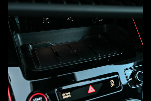 Audi A6 Avant 3.0 TFSI 368PK Quattro S-Edition Panoramadak | Luchtvering | Head-up display | 6-cilinder | Stoelgeheugen | 4-Wiel besturing | Tech Pro | Adaptive cruise control | B&O audio | S-stoelen | Ambiance verlichting | Carbon inleg | Styling kit | 4-Zone climate
