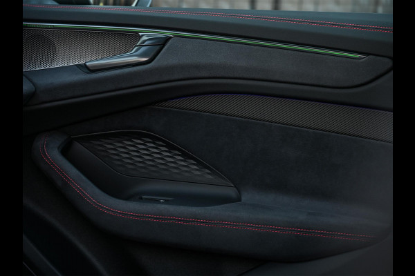 Audi A6 Avant 3.0 TFSI 368PK Quattro S-Edition Panoramadak | Luchtvering | Head-up display | 6-cilinder | Stoelgeheugen | 4-Wiel besturing | Tech Pro | Adaptive cruise control | B&O audio | S-stoelen | Ambiance verlichting | Carbon inleg | Styling kit | 4-Zone climate
