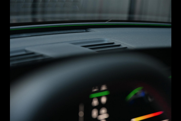 Audi A6 Avant 3.0 TFSI 368PK Quattro S-Edition Panoramadak | Luchtvering | Head-up display | 6-cilinder | Stoelgeheugen | 4-Wiel besturing | Tech Pro | Adaptive cruise control | B&O audio | S-stoelen | Ambiance verlichting | Carbon inleg | Styling kit | 4-Zone climate