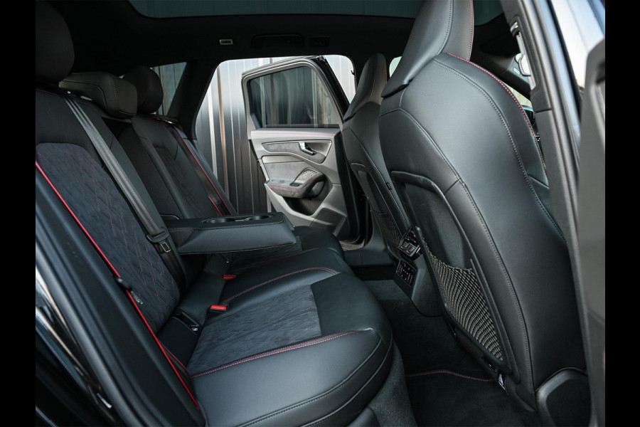 Audi A6 Avant 3.0 TFSI 368PK Quattro S-Edition Panoramadak | Luchtvering | Head-up display | 6-cilinder | Stoelgeheugen | 4-Wiel besturing | Tech Pro | Adaptive cruise control | B&O audio | S-stoelen | Ambiance verlichting | Carbon inleg | Styling kit | 4-Zone climate