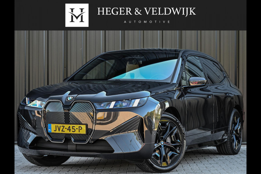 BMW iX xDrive45 101 kWh