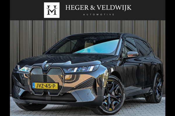 BMW iX xDrive45 101 kWh