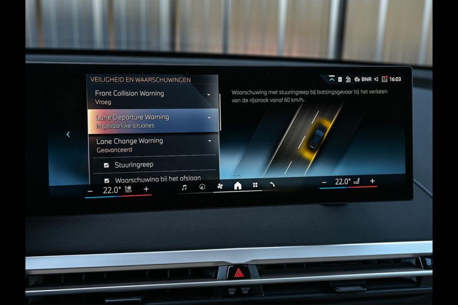 BMW iX xDrive45 101 kWh
