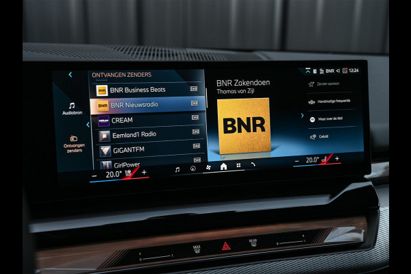 BMW 5 Serie Touring 530e xDrive M-Sport | Shadow Line | Panoramadak | Harman/Kardon | 360 Camera | Comfort Access | Stoel- en Stuurverwarming | Active Cruise | Ambiance | Elektr. trekhaak