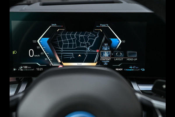 BMW 5 Serie Touring 530e xDrive M-Sport | Shadow Line | Panoramadak | Harman/Kardon | 360 Camera | Comfort Access | Stoel- en Stuurverwarming | Active Cruise | Ambiance | Elektr. trekhaak