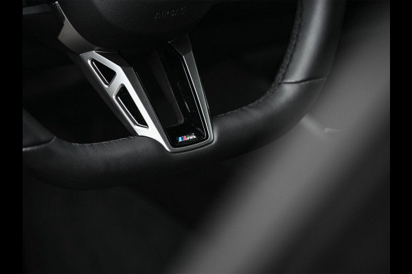 BMW 5 Serie Touring 530e xDrive M-Sport | Shadow Line | Panoramadak | Harman/Kardon | 360 Camera | Comfort Access | Stoel- en Stuurverwarming | Active Cruise | Ambiance | Elektr. trekhaak