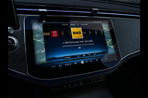 Mercedes-Benz E-Klasse Estate 300 e Exclusive Line Panoramadak | Distronic | Ambiance interieur | Burmester 4D Sound |  Stoelverwarming | Camera | Trekhaak