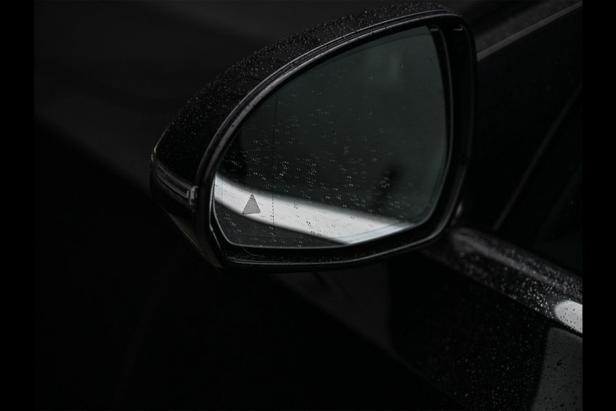 Mercedes-Benz E-Klasse Estate 300 e Exclusive Line Panoramadak | Distronic | Ambiance interieur | Burmester 4D Sound |  Stoelverwarming | Camera | Trekhaak
