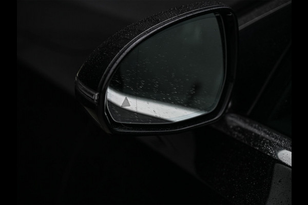 Mercedes-Benz E-Klasse Estate 300 e Exclusive Line Panoramadak | Distronic | Ambiance interieur | Burmester 4D Sound |  Stoelverwarming | Camera | Trekhaak