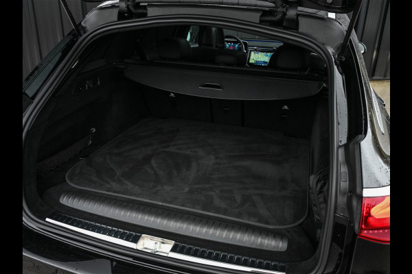 Mercedes-Benz E-Klasse Estate 300 e Exclusive Line Panoramadak | Distronic | Ambiance interieur | Burmester 4D Sound |  Stoelverwarming | Camera | Trekhaak