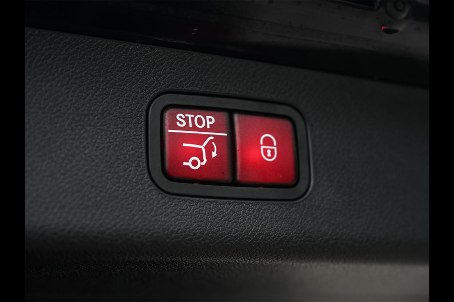 Mercedes-Benz E-Klasse Estate 300 e Exclusive Line Panoramadak | Distronic | Ambiance interieur | Burmester 4D Sound |  Stoelverwarming | Camera | Trekhaak