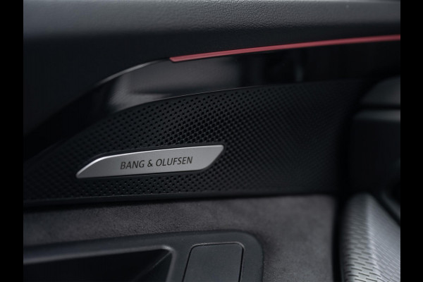 Audi Q5 2.0 TFSI e-hybrid quattro S edition | S-Seats | B&O Sound | Head-Up | Memory | 360 Camera | Trekhaak | Keyless entree | Adaptive Cruise | Ambiance interieur | MMI bijrijder display