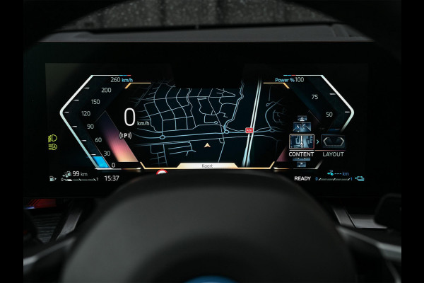 BMW 5 Serie Touring 530e xDrive | M-Sport Pro | Panoramadak | Harman Kardon audio | M-Sport Suspension | Adaptive Led | Driving Assistant Plus | Ambient Light | Iconic glow grille | M-Sport Brake Red | Shadowline Lights