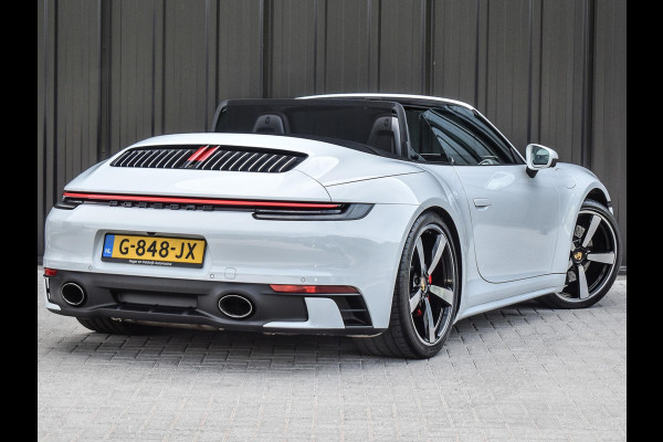 Porsche 911 Cabrio 3.0 Carrera 4 S NL-Auto 451pk | Sport design pack | Achteras besturing | Lift systeem | Sport chrono | 18-wegs memory seats | Burmester sound | Adaptive cruise | Carbon pack | Matrix led | 360 camera | Nw prijs 236.000
