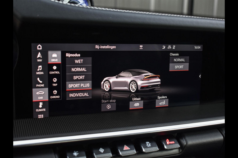 Porsche 911 Cabrio 3.0 Carrera 4 S NL-Auto 451pk | Sport design pack | Achteras besturing | Lift systeem | Sport chrono | 18-wegs memory seats | Burmester sound | Adaptive cruise | Carbon pack | Matrix led | 360 camera | Nw prijs 236.000