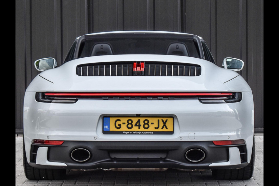 Porsche 911 Cabrio 3.0 Carrera 4 S NL-Auto 451pk | Sport design pack | Achteras besturing | Lift systeem | Sport chrono | 18-wegs memory seats | Burmester sound | Adaptive cruise | Carbon pack | Matrix led | 360 camera | Nw prijs 236.000