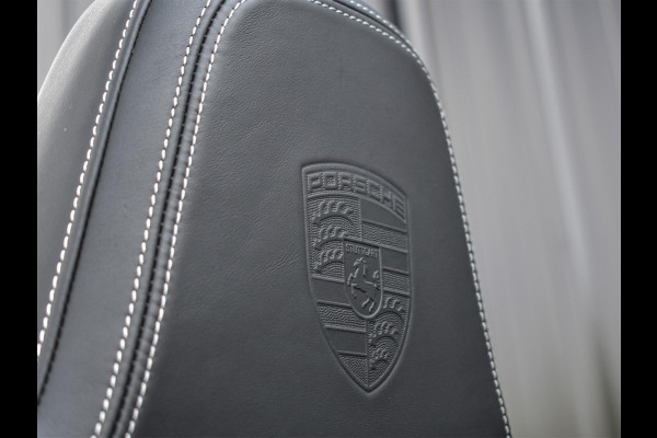 Porsche 911 Cabrio 3.0 Carrera 4 S NL-Auto 451pk | Sport design pack | Achteras besturing | Lift systeem | Sport chrono | 18-wegs memory seats | Burmester sound | Adaptive cruise | Carbon pack | Matrix led | 360 camera | Nw prijs 236.000