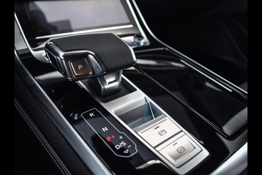 Audi Q8 60 TFSI e quattro Pro Line S Competition | B&O advanced | Audi exclusive | 5 jaar garantie | Panoramadak | massage stoelen | 4 wiel besturing | Alcantara hemel | Soft-close | Elektr. Trekhaak | Achteras besturing | Oled achterlichten