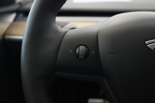Tesla Model Y Performance AWD 75 kWh ACC Panoramadak HW3