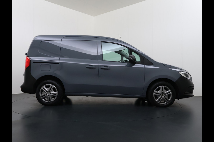 Mercedes-Benz Citan 108 CDI L1 Pro Airco Cruise Control Camera Apps Bluetooth DAB Euro 6 Schuifdeur Rubberenvloer Wandbetimmering Licht-/regensensor Dealeronderhouden 1e Eigenaar Origineel Nederlandse Auto