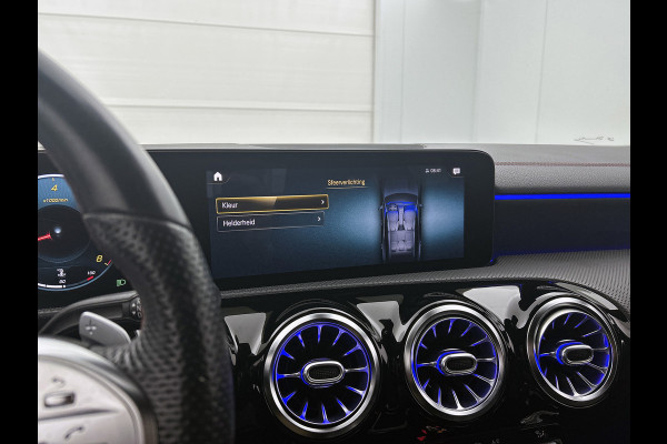 Mercedes-Benz CLA-Klasse Shooting Brake 180 Business Solution AMG(Goed ondH, SfeerVerlichting, Navi Groot, StoelV, Carplay, Etc)