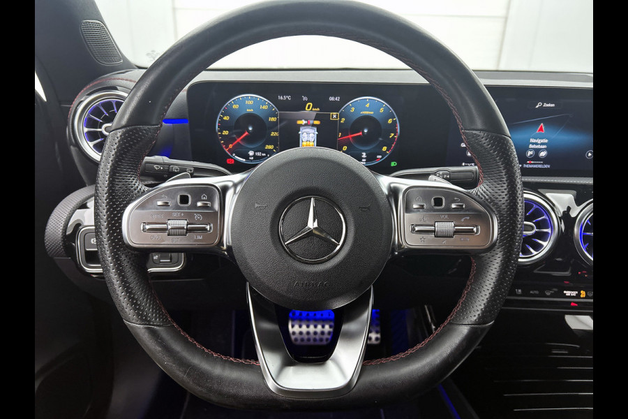 Mercedes-Benz CLA-Klasse Shooting Brake 180 Business Solution AMG(Goed ondH, SfeerVerlichting, Navi Groot, StoelV, Carplay, Etc)