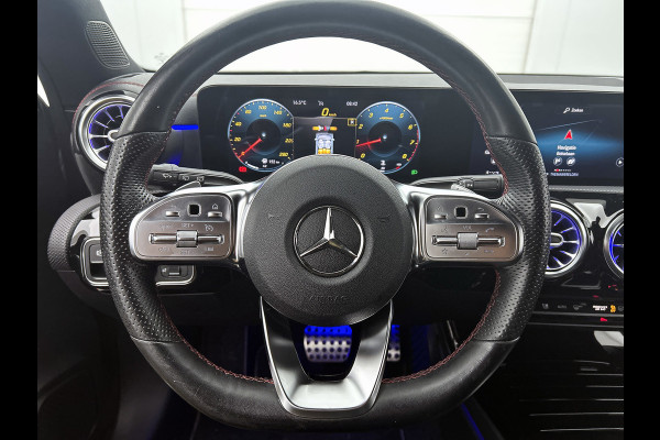 Mercedes-Benz CLA-Klasse Shooting Brake 180 Business Solution AMG(Goed ondH, SfeerVerlichting, Navi Groot, StoelV, Carplay, Etc)