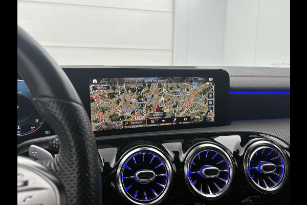 Mercedes-Benz CLA-Klasse Shooting Brake 180 Business Solution AMG(Goed ondH, SfeerVerlichting, Navi Groot, StoelV, Carplay, Etc)
