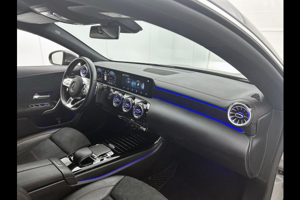 Mercedes-Benz CLA-Klasse Shooting Brake 180 Business Solution AMG(Goed ondH, SfeerVerlichting, Navi Groot, StoelV, Carplay, Etc)