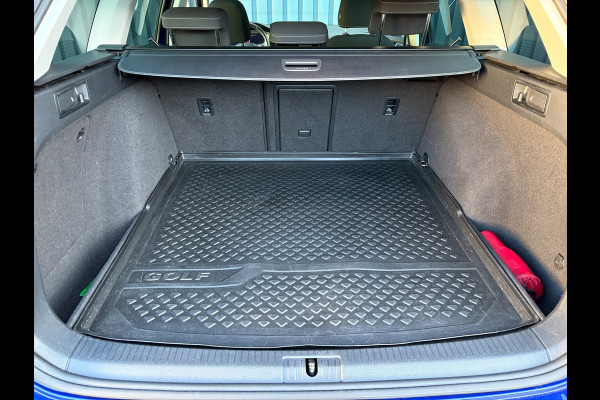 Volkswagen Golf 1.5 TSI Highline Business R | Panodak | Groot Navi | Trekhaak afnb. | Keyless | Prijs Rijklaar!!