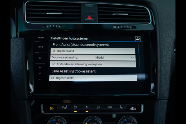 Volkswagen Golf 1.5 TSI Highline Business R | Panodak | Groot Navi | Trekhaak afnb. | Keyless | Prijs Rijklaar!!