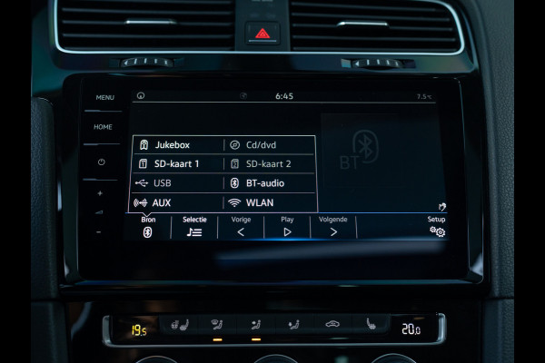 Volkswagen Golf 1.5 TSI Highline Business R | Panodak | Groot Navi | Trekhaak afnb. | Keyless | Prijs Rijklaar!!