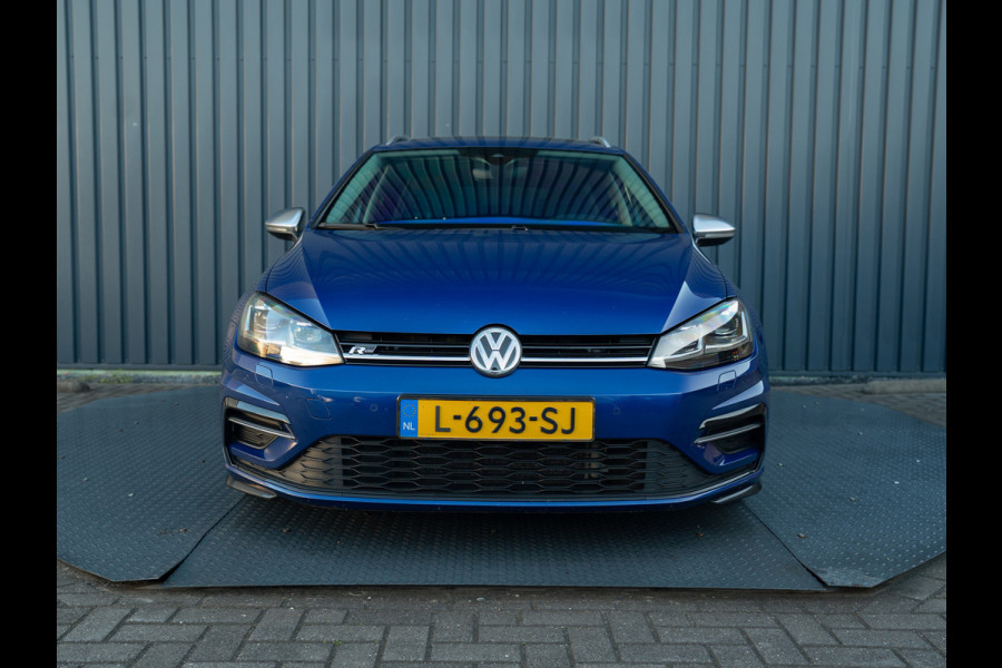 Volkswagen Golf 1.5 TSI Highline Business R | Panodak | Groot Navi | Trekhaak afnb. | Keyless | Prijs Rijklaar!!